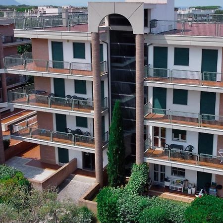 Le Residenze Di Santa Costanza - Il Lentisco Aparthotel San Vincenzo Exterior photo